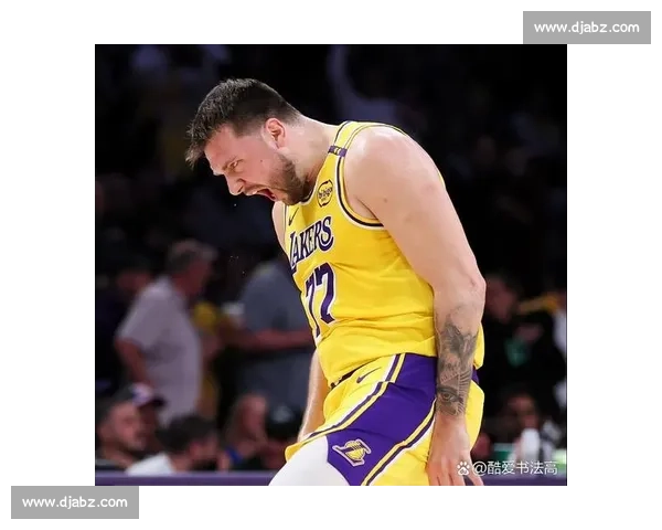 湖人勇士巅峰对决全场集锦回顾巨星表现引爆赛场关键时刻攻防博弈