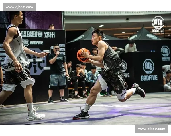 湖人队激战勇士队经典对决点燃西部巅峰篮球之夜再起风云季后赛前哨